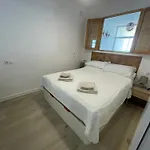 Beachfront, Floor Corner 2-bed, Paseo